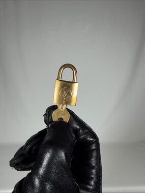 Authentic Rare Vintage Louis Vuitton #211 Gold Brass Padlock Lock & Key